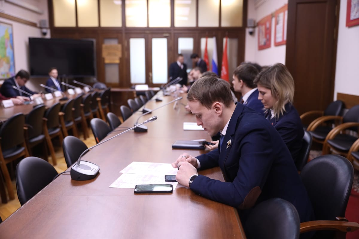 В Госдуме обсудили защиту молодежи от радикализации