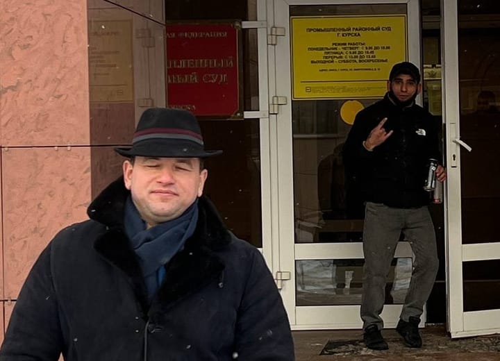 Промышленный районный суд Курска начал рассматривать иск военного блогера Романа Алёхина*, оспаривающего статус иностранного агента