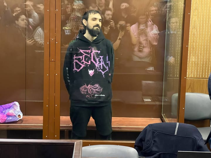 Юмориста-экстремиста Артемия Останина* приговорили к 5 годам 9 месяцам лишения свободы по статье о разжигании ненависти